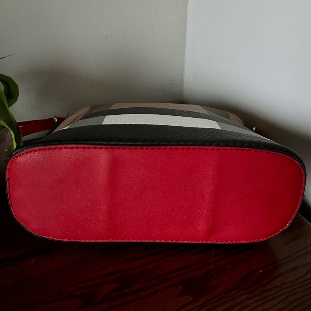 VEGAN MULTICOLOR BLOCK
CROSSBODY HANDBAG Stylish Red and Tan Bag - Picture 4 of 8